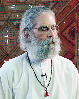 Leonard Perlmutter (Ram Lev) meditating